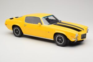Chevrolet Camaro Z28 RS Daytona Yellow Otto 1:12 G085 レジン - 画像 4/6