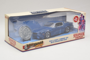 Chevrolet Camaro Z28 Stranger Things With Collectible Coin Metals Diecast 1:24 31110 メタル - 画像 2/3