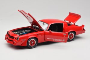 Chevrolet Camaro Z28 Yenko Turbo Z レッド GreenLight 1:18 12999 メタル - 画像 2/8