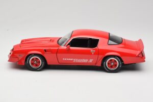 Chevrolet Camaro Z28 Yenko Turbo Z レッド GreenLight 1:18 12999 メタル - 画像 4/8