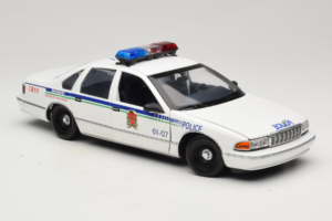 Chevrolet Caprice カナダ ポリス UT Models 1:18 21023 メタル - 画像 6/8