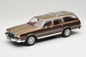 Chevrolet Caprice Estate Wagon ベージュ MCG 1:18 MCG18476 メタル