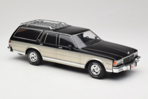 Chevrolet Caprice Estate Wagon シルバー & グレー MCG 1:18 MCG18478 メタル - 画像 4/6