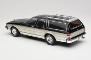 Chevrolet Caprice Estate Wagon シルバー & グレー MCG 1:18 MCG18478 メタル - 画像 5/6