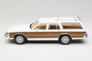 Chevrolet Caprice Estate Wagon ホワイト MCG 1:18 MCG18475 メタル - 画像 3/6