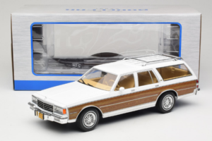 Chevrolet Caprice Estate Wagon ホワイト MCG 1:18 MCG18475 メタル - 画像 6/6