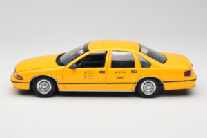 Chevrolet Caprice NYC タクシー UT Models 1:18 180142095-O1 メタル - 画像 4/8