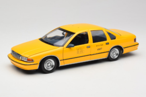 Chevrolet Caprice NYC タクシー UT Models 1:18 180142095-O1 メタル