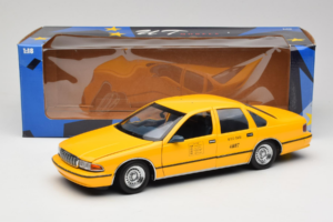 Chevrolet Caprice NYC タクシー UT Models 1:18 180142095-O1 メタル - 画像 8/8