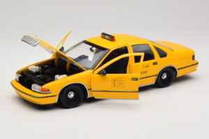 Chevrolet Caprice NYC タクシー UT Models 1:18 180142095 メタル - 画像 2/8