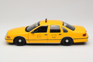 Chevrolet Caprice NYC タクシー UT Models 1:18 180142095 メタル - 画像 4/8