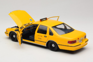 Chevrolet Caprice NYC タクシー UT Models 1:18 180142095 メタル - 画像 5/8