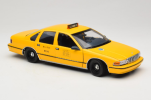 Chevrolet Caprice NYC タクシー UT Models 1:18 180142095 メタル - 画像 6/8