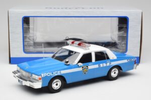 Chevrolet Caprice NYPD ポリスカー MCG 1:18 MCG18360 メタル - 画像 6/6