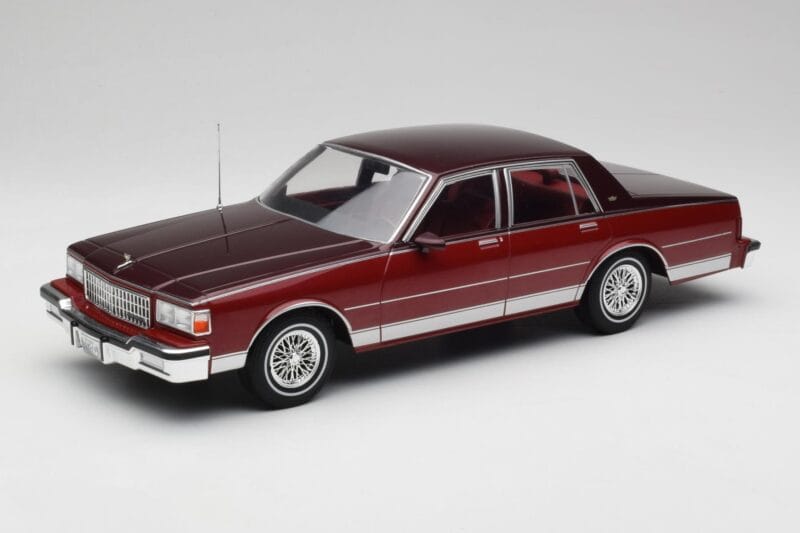 Chevrolet Caprice レッド メタリック MCG 1:18 MCG18361 メタル