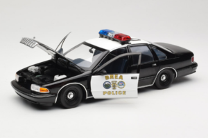 Chevrolet Caprice カリフォルニア ポリス UT Models 1:18 180142098 メタル - 画像 2/8