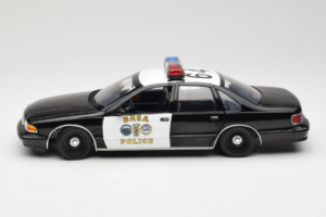 Chevrolet Caprice カリフォルニア ポリス UT Models 1:18 180142098 メタル - 画像 4/8