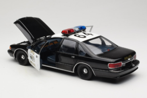 Chevrolet Caprice カリフォルニア ポリス UT Models 1:18 180142098 メタル - 画像 5/8