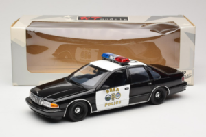 Chevrolet Caprice カリフォルニア ポリス UT Models 1:18 180142098 メタル - 画像 8/8