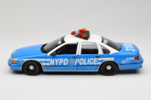 Chevrolet Caprice ニューヨーク ポリス UT Models 1:18 180142097 メタル - 画像 4/8