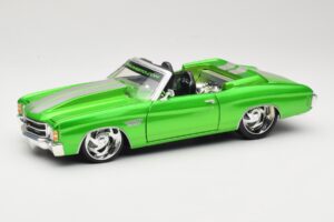 Chevrolet Chevelle SS カブリオレ グリーン Maisto 1:18 31099 メタル