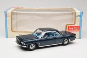 Chevrolet Corvair ダークブルー Sun Star 1:18 1482 メタル - 画像 8/8