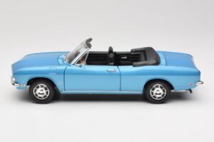 Chevrolet Corvair Monza カブリオレ ブルー Road Signature 1:18 92498 メタル - 画像 4/8