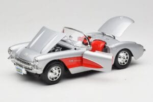 Chevrolet Corvette C1 シルバー Bburago 1:18 3034 メタル - 画像 2/8