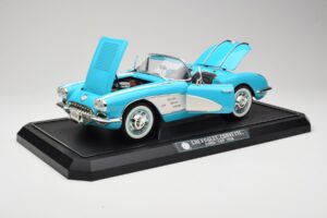 Chevrolet Corvette C1 Hard Top ブルー Solido 1:12 1202-M1 メタル - 画像 2/8