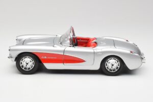 Chevrolet Corvette C1 シルバー & レッド Bburago 1:18 3024-M1 メタル - 画像 4/8