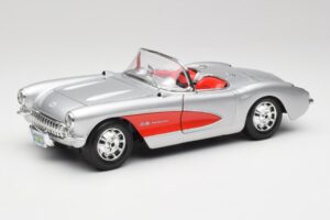 Chevrolet Corvette C1 シルバー & レッド Bburago 1:18 3024-M1 メタル