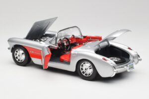 Chevrolet Corvette C1 シルバー & レッド Bburago 1:18 3024-M1 メタル - 画像 5/8