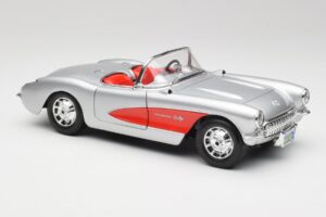 Chevrolet Corvette C1 シルバー & レッド Bburago 1:18 3024-M1 メタル - 画像 6/8