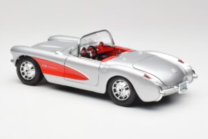Chevrolet Corvette C1 シルバー & レッド Bburago 1:18 3024-M1 メタル - 画像 7/8