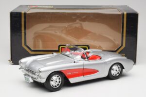 Chevrolet Corvette C1 シルバー & レッド Bburago 1:18 3024-M1 メタル - 画像 8/8