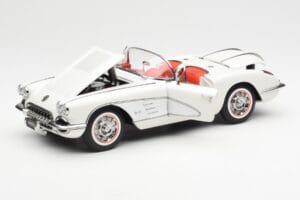 Chevrolet Corvette C1 Spider Hard Top Snowcrest ホワイト AUTOart 1:18 71147 メタル - 画像 2/8