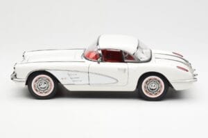 Chevrolet Corvette C1 Spider Hard Top Snowcrest ホワイト AUTOart 1:18 71147 メタル - 画像 4/8
