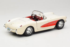 Chevrolet Corvette C1 ホワイト & レッド Bburago 1:18 3024-M3 メタル - 画像 3/8