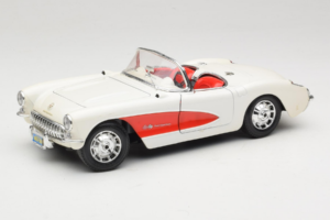 Chevrolet Corvette C1 ホワイト & レッド Bburago 1:18 3024-M3 メタル
