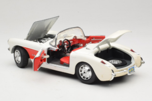 Chevrolet Corvette C1 ホワイト & レッド Bburago 1:18 3024-M3 メタル - 画像 5/8
