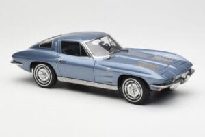 Chevrolet Corvette C2 ブルーグレーメタリック AUTOart 1:18 71182 メタル - 画像 6/8