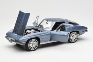Chevrolet Corvette C2 ブルーグレーメタリック AUTOart 1:18 71182 メタル - 画像 2/8