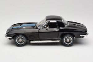 Chevrolet Corvette C2 ブラック American Muscle 1:18 AMM1099/06 メタル - 画像 4/8