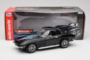 Chevrolet Corvette C2 ブラック American Muscle 1:18 AMM1099/06 メタル - 画像 8/8
