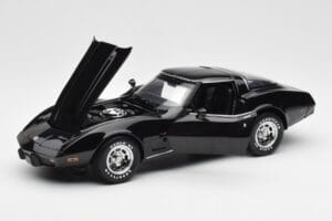 Chevrolet Corvette C3 ブラック UT Models 1:18 21071 メタル - 画像 2/8