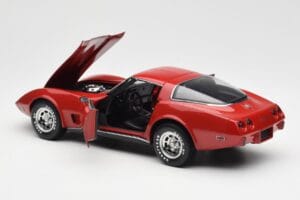 Chevrolet Corvette C3 レッド UT Models 1:18 21073 メタル - 画像 5/8