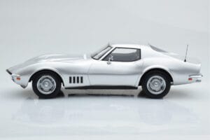 Chevrolet Corvette C3 シルバー Norev 1:18 189032 メタル - 画像 3/6