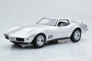 Chevrolet Corvette C3 シルバー Norev 1:18 189032 メタル