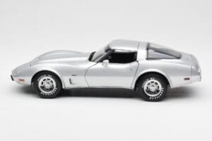 Chevrolet Corvette C3 シルバー UT Models 1:18 21072 メタル - 画像 4/8