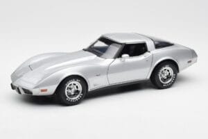 Chevrolet Corvette C3 シルバー UT Models 1:18 21072 メタル